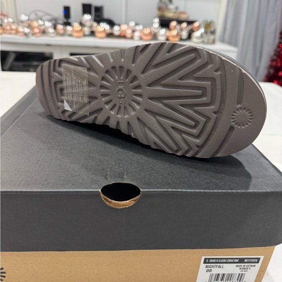 UGG Gray Starry Night Boots - Picture 4 of 7